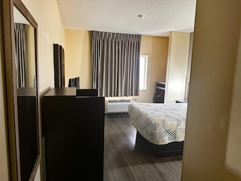 Standard Room, 1 King Bed, Non Smoking