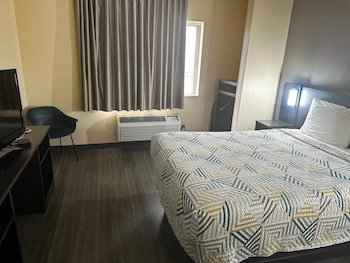 Standard Room, 1 King Bed, Non Smoking