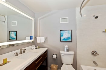 Junior Suite, 1 King Bed