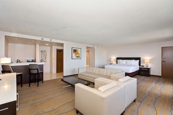 Junior Suite, 1 King Bed (Parlor)