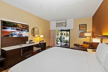Room, 1 King Bed, Patio, Poolside