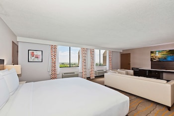 Junior Suite, 1 King Bed (Parlor)