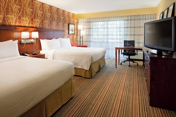 Room, 2 Queen Beds (Mobility/Hearing Accessible, Tub)