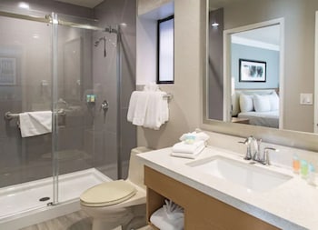 Crown 2 Story Suite with Loft King bed