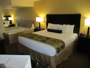 Standard Room, 1 King Bed, Non Smoking, Jetted Tub