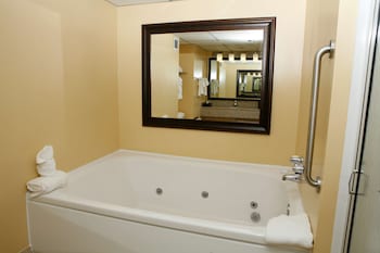 Suite, 1 King Bed, Non Smoking, Jetted Tub (with Sofabed)