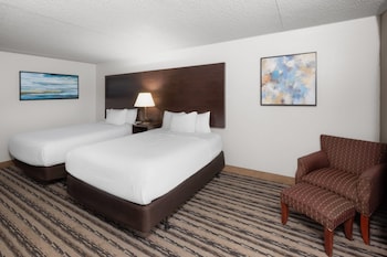 Room, 2 Queen Beds, Non Smoking (Poolside View)