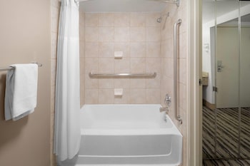 Room, 2 Queen Beds, Accessible (First Floor, Mobility)