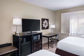 Standard Room, 2 Queen Beds, Non Smoking (Walk-in Shower)