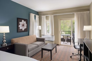 Executive Room, 1 King Bed, Non Smoking, Balcony