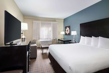 Standard Room, 1 Queen Bed, Non Smoking