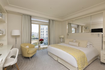 Junior Suite, 1 King Bed