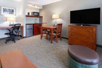 Suite, 1 Bedroom, Accessible, Non Smoking (Mobility/Hearing, Roll-In Shower)