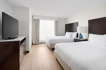 Deluxe Suite, 2 Queen Beds