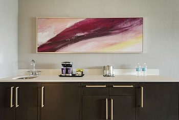 Suite, 1 Bedroom, Accessible (Roll-in Shower)