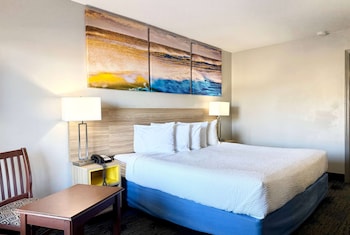 Standard Room, 1 King Bed