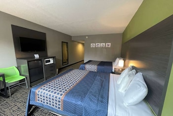 Room, 2 Queen Beds, Accessible, Non Smoking (Tub with Grab Bars)