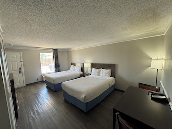 Room, 2 Double Beds, Smoking