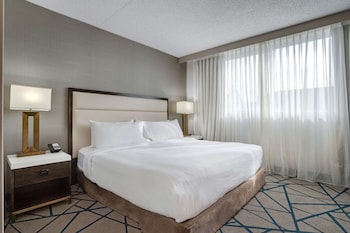 Suite, 1 Queen Bed with Sofa bed, Accessible (Hearing impaired)