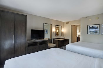 Premium Suite, 2 Queen Beds, Non Smoking