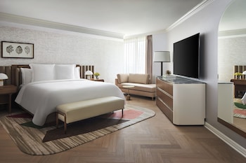 Suite, 1 King Bed (Capital)