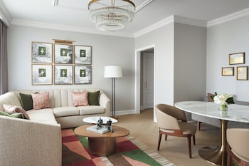Suite, 1 King Bed (Georgetown)
