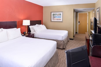 Standard Room, 2 Queen Beds, Pool Access
