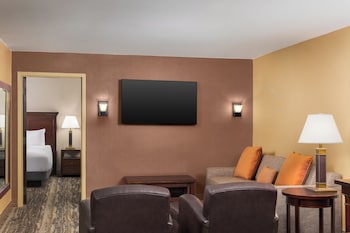 Suite, 1 King Bed, Non Smoking