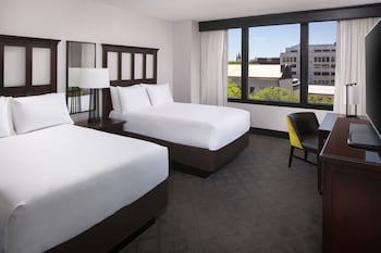 Room, 2 Double Beds, City View