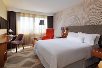 Deluxe Room, 1 Queen Bed, City View