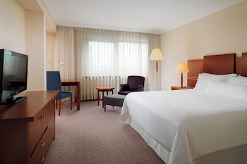 Deluxe Room, 1 King Bed, City View