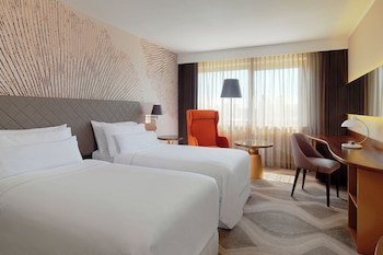 Deluxe Room, 2 Twin Beds, City View