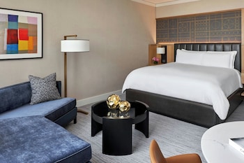 Room, 1 King Bed, Lake View (Mobility Accessible, Transfer Shower)