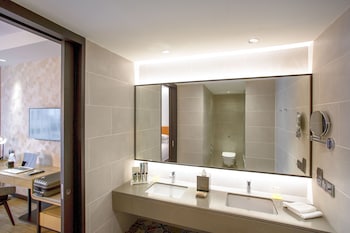 Executive Suite, 1 King Bed