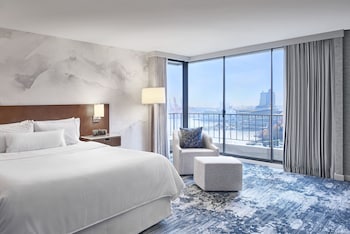 Premium Room, 1 King Bed, Marina View