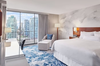Standard Room, 1 King Bed