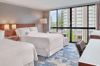 Superior Room, 2 Double Beds, Garden View