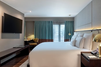 Junior Suite Room with King Size Bed and Sofa Bed