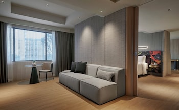 Lifestyle Premier Suite