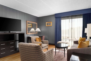 Suite, 1 King Bed, Non Smoking