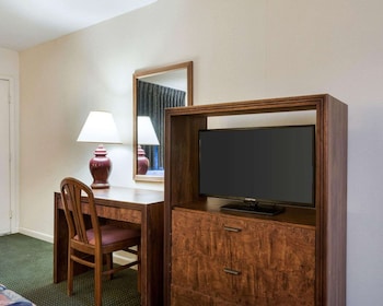 Standard Room, 1 King Bed, Smoking
