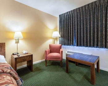 Standard Room, 1 King Bed, Smoking