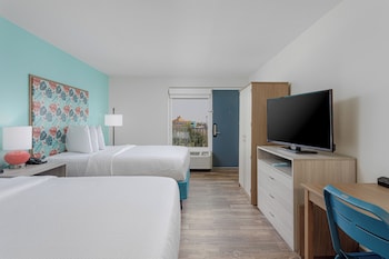 Room, 2 Queen Beds (Upper Floor)
