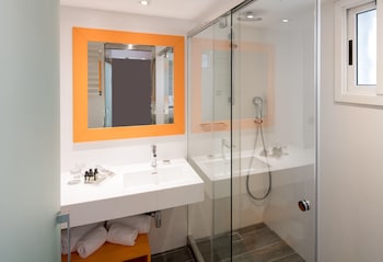 Triple Room (2 adults + 1 children)