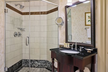 Signature Room, 2 Queen Beds, City View