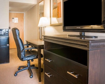 Standard Room, 2 Queen Beds, Non Smoking