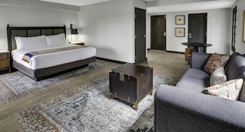 Room, 1 King Bed, Corner