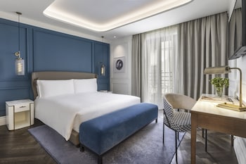 Classic Room, 1 King Bed, Balcony (Cityside)