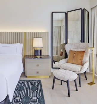 Premium Room, 1 King Bed, Balcony, City View