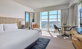 Room, 1 Bedroom, Accessible, Balcony (Hearing, Roll-In Shower)